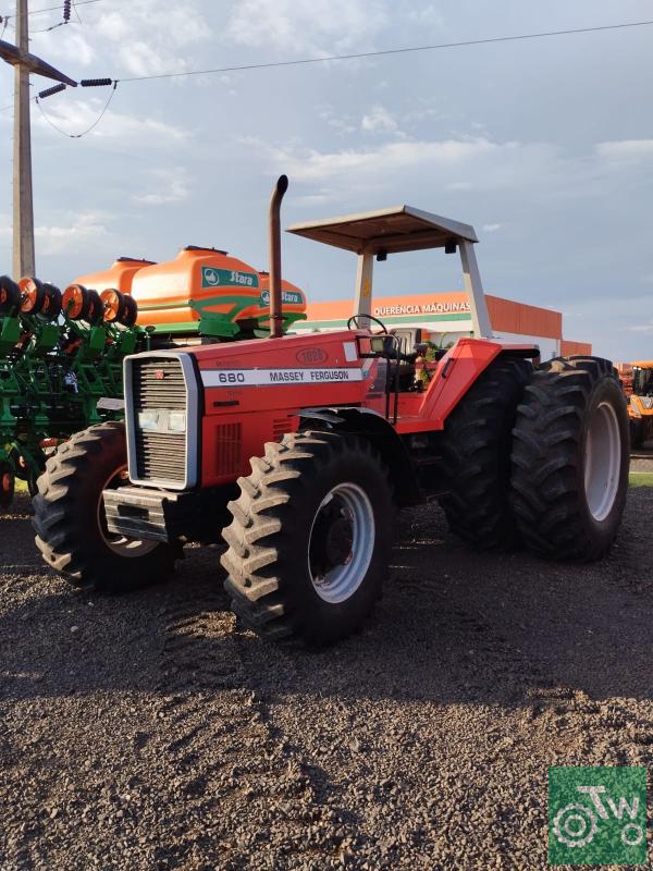 Massey Ferguson 680 cab..com Terraceador baldan