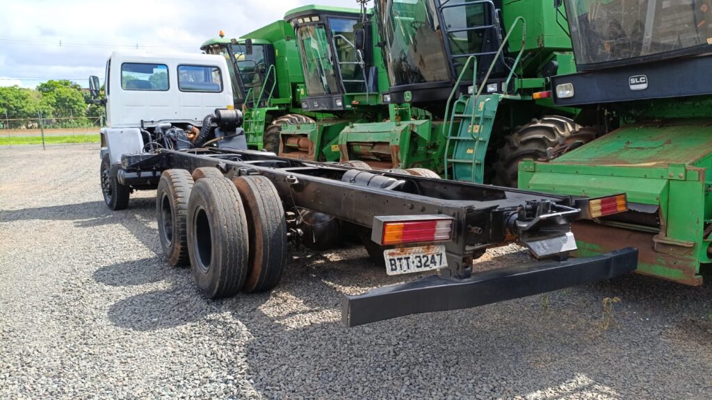 Caminhão Ford Cargo 2425 • 1998 Usado Venda