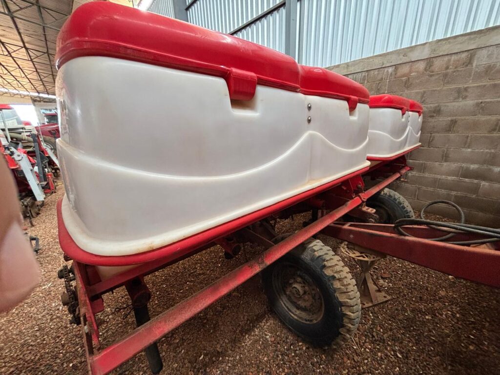 ADUBADOR EM LINHA Jumil EXACTA AIR 2900 • 1993 Usado Venda