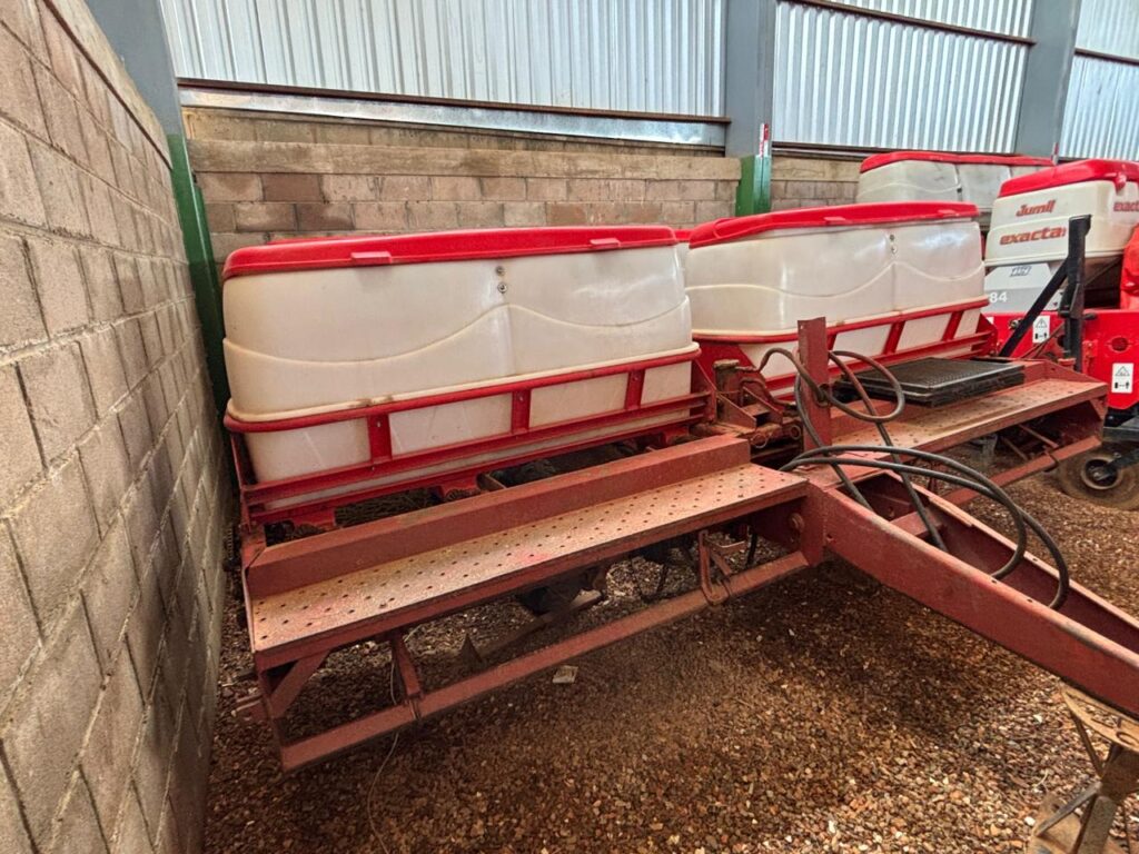 ADUBADOR EM LINHA Jumil EXACTA AIR 2900 • 1993 Usado Venda