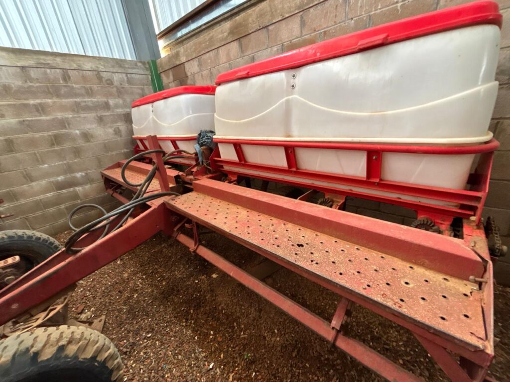 ADUBADOR EM LINHA Jumil EXACTA AIR 2900 • 1993 Usado Venda