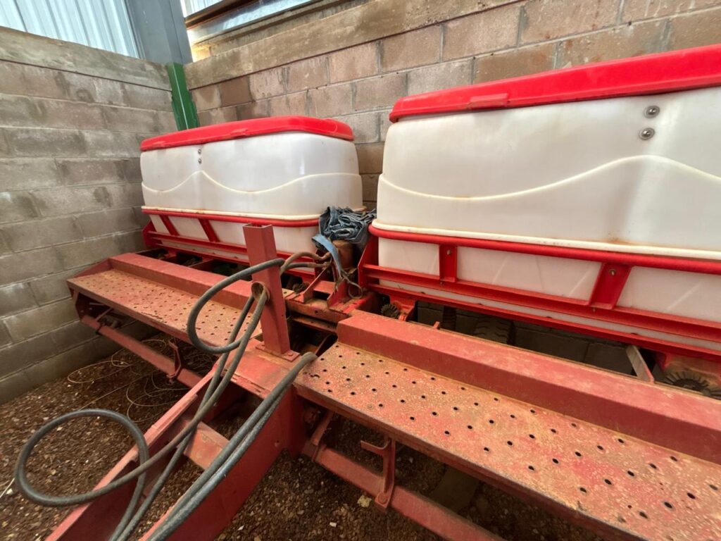 ADUBADOR EM LINHA Jumil EXACTA AIR 2900 • 1993 Usado Venda