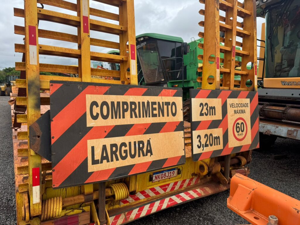 Caminhão Dambroz Prancha Rodoviaria 3 Eixos • 2011 Usado Venda