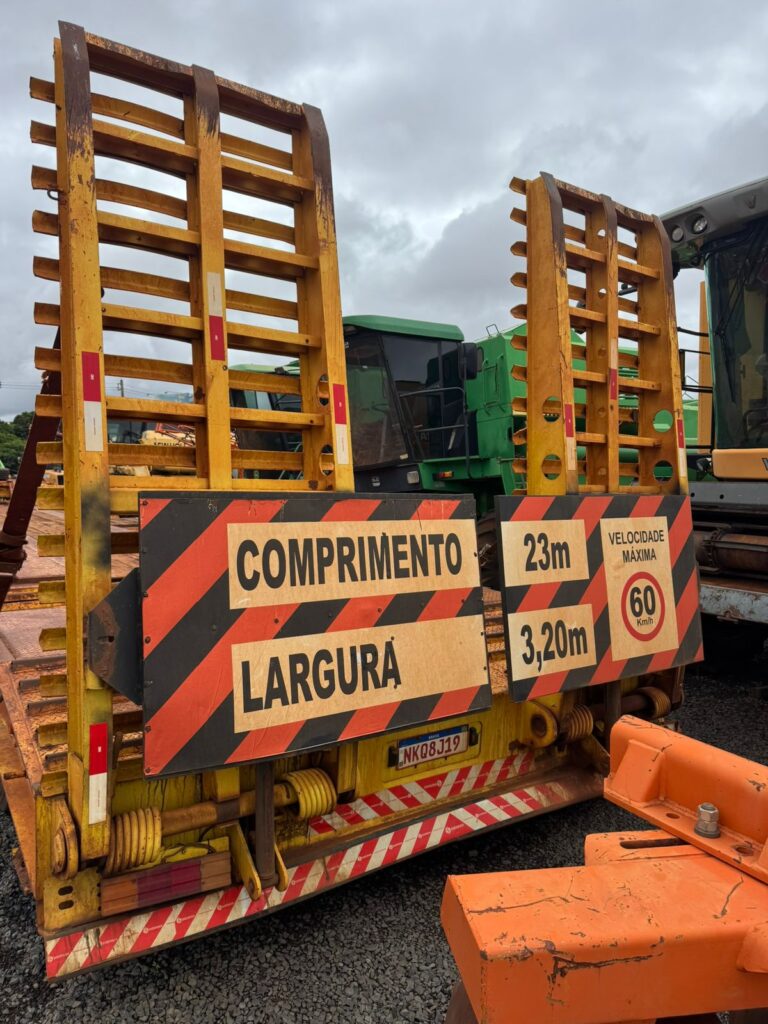 Caminhão Dambroz Prancha Rodoviaria 3 Eixos • 2011 Usado Venda